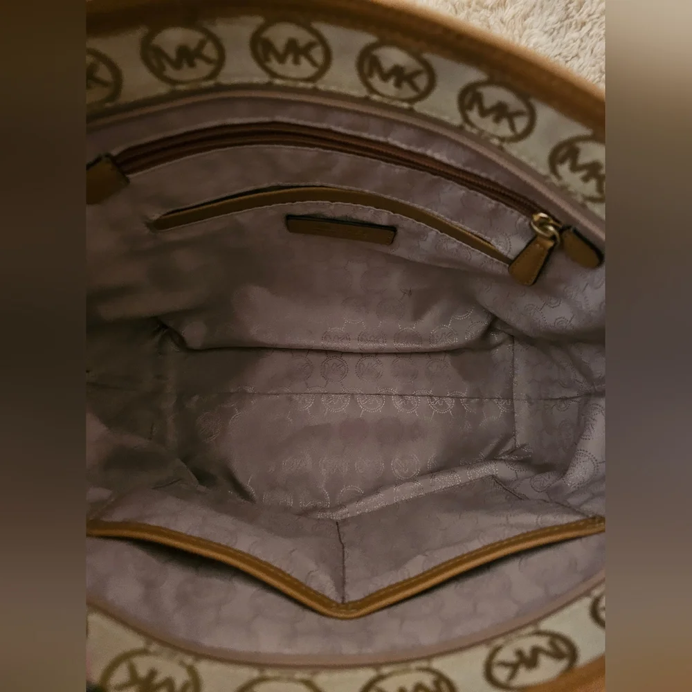 MICHAEL Michael Kors Kempton Double Pocket shoulder bag/crossbody EUC - Picture 11 of 16